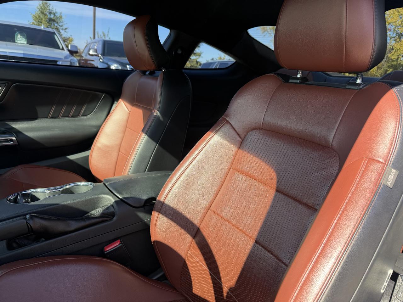 Ford Mustang GT Premium Coupe 2016