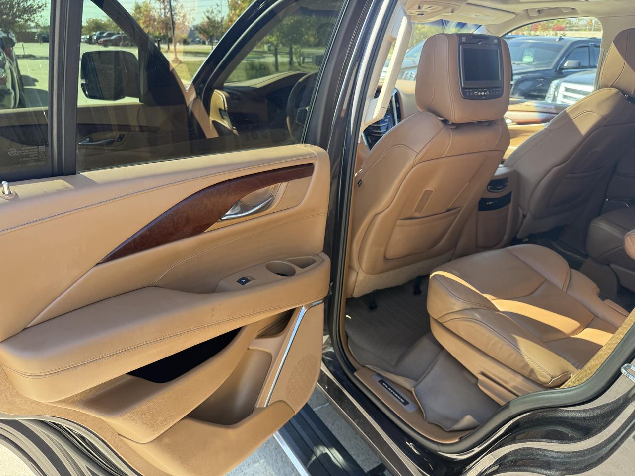 Cadillac Escalade 4WD 4dr Platinum 2016