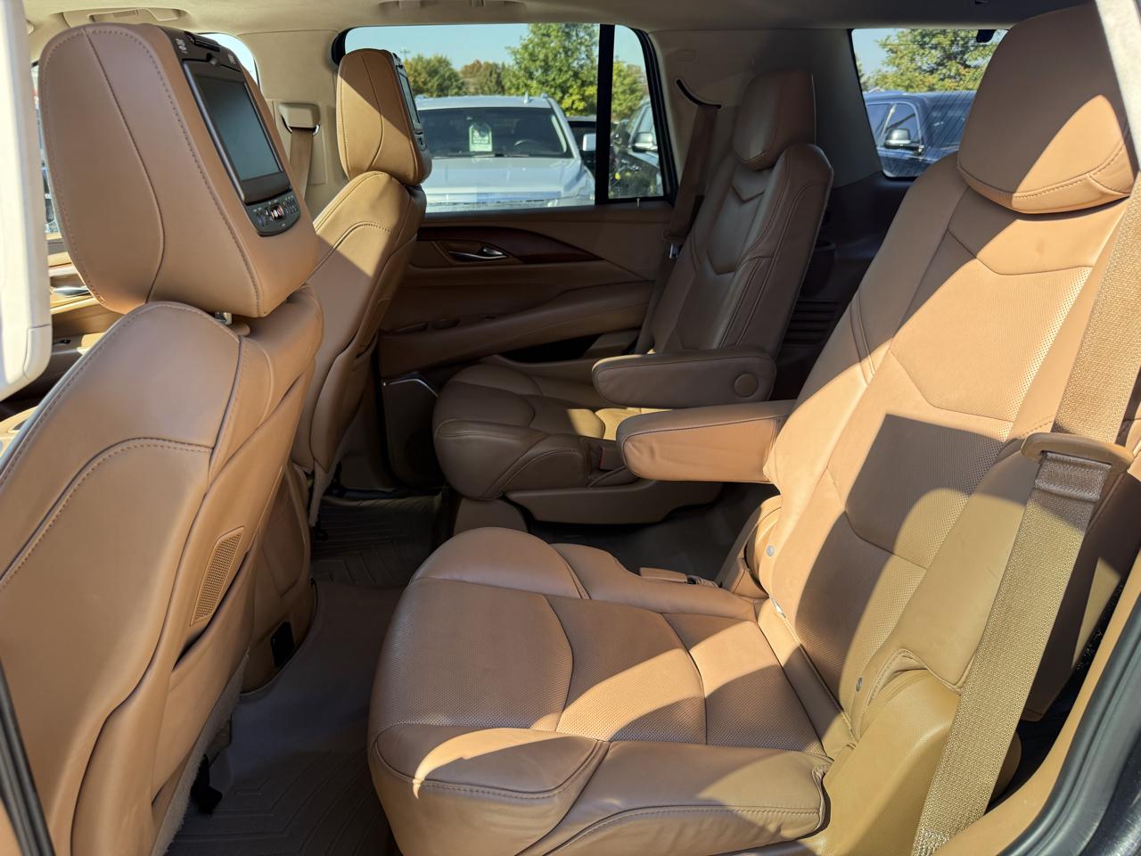 Cadillac Escalade 4WD 4dr Platinum 2016