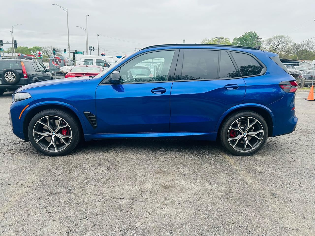 View vehicle photo 4
