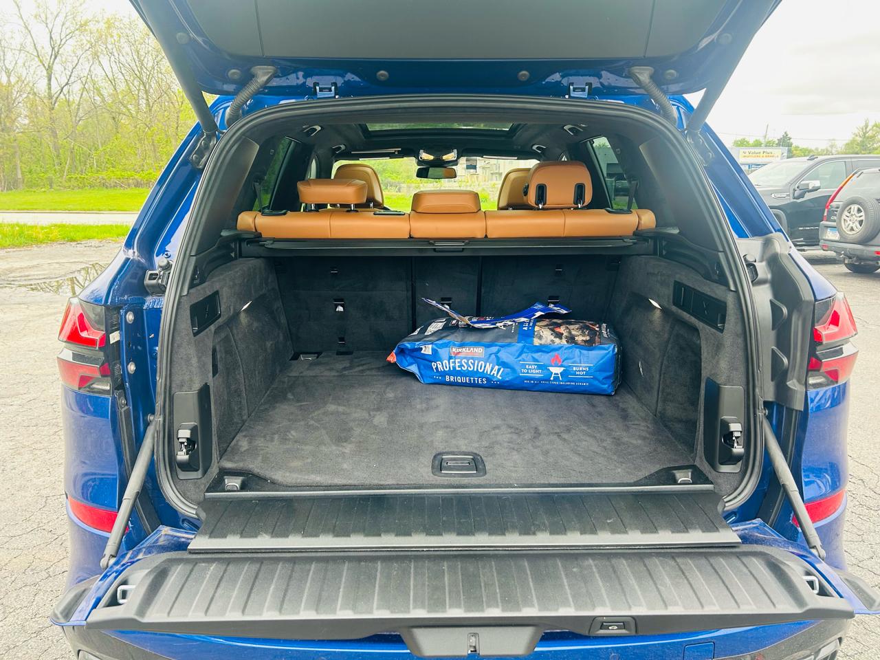 View vehicle photo 7