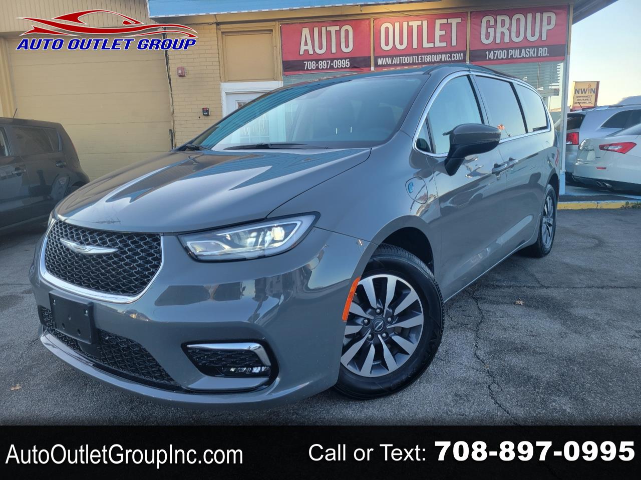 2023 Chrysler Pacifica Hybrid Touring L FWD