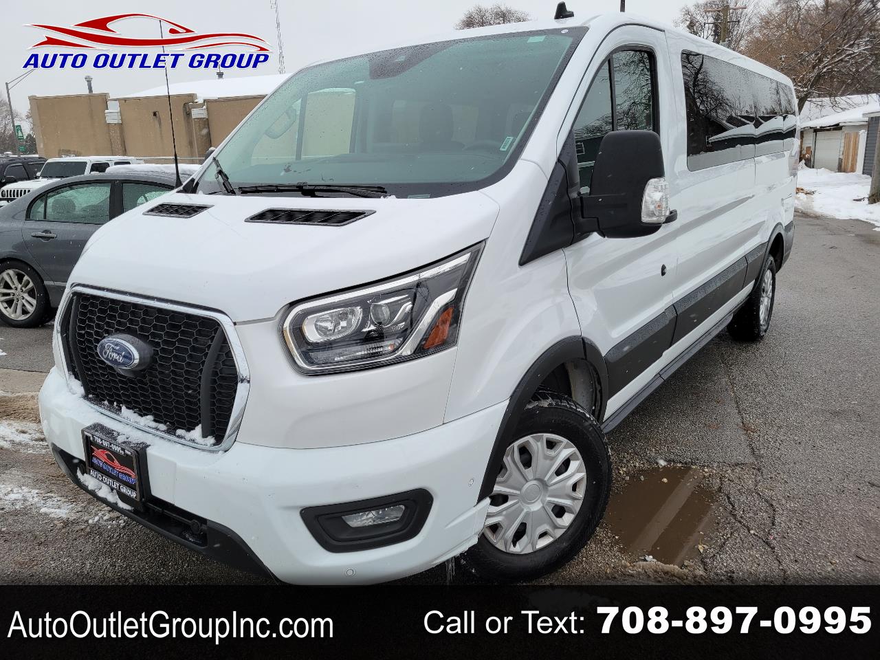 2023 Ford Transit Passenger Wagon T-350 148" Low Roof XLT RWD