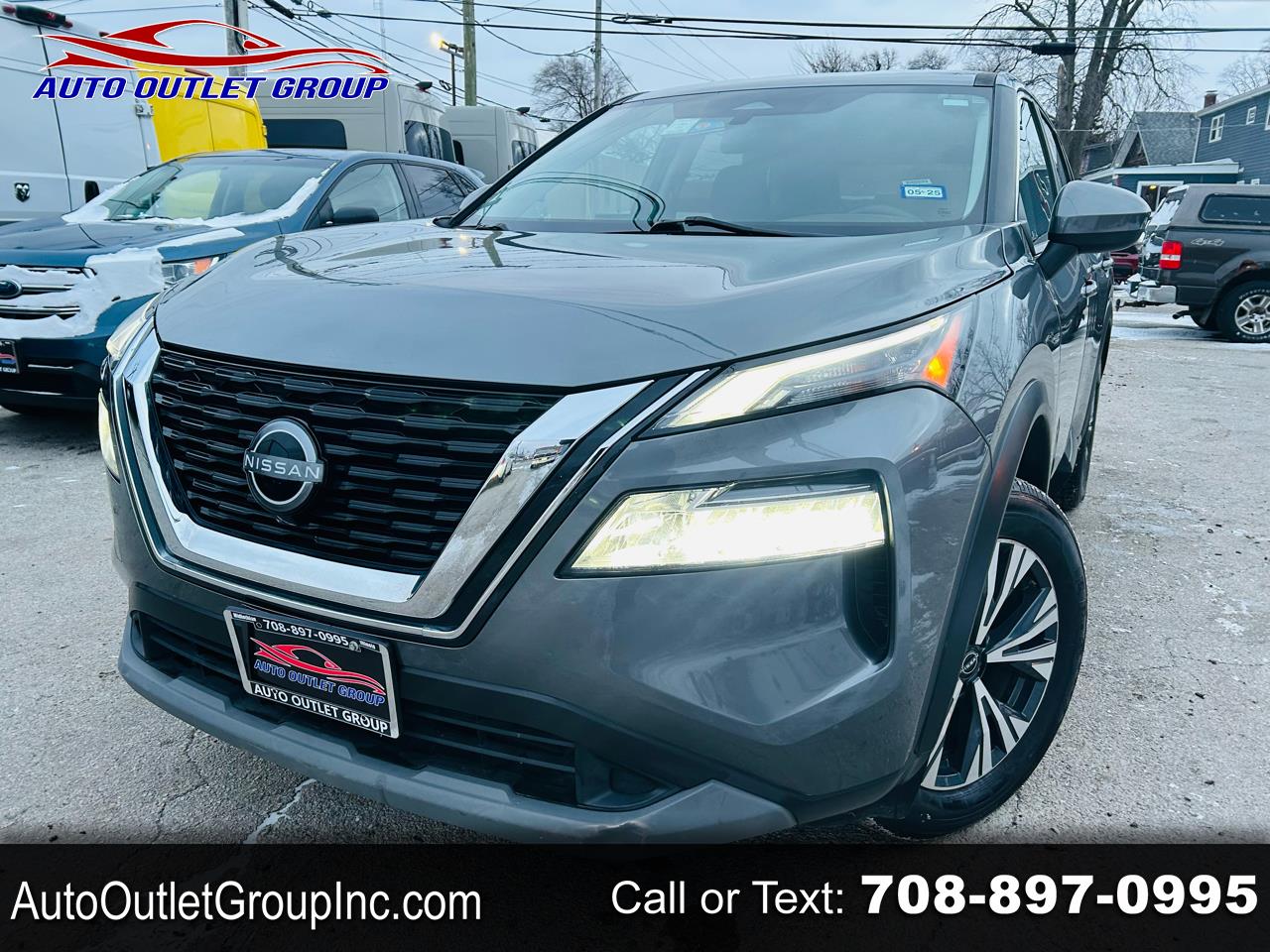 2023 Nissan Rogue SV's photo