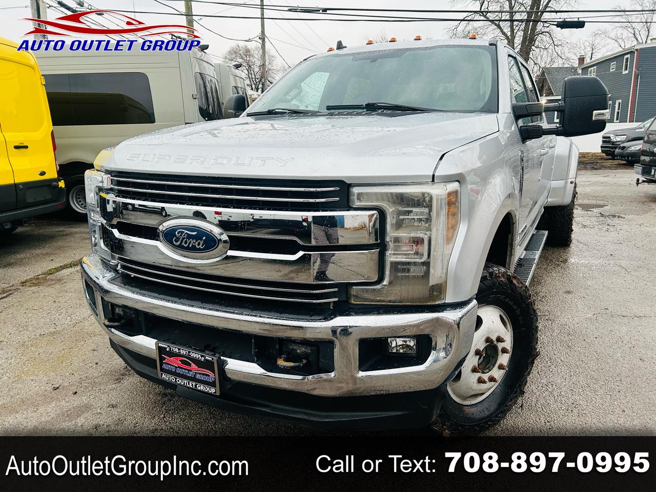 2019 Ford F-350 Super Duty Lariat's photo