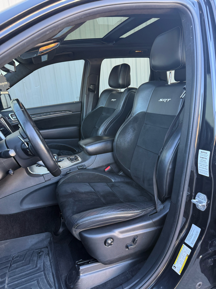 Jeep Grand Cherokee SRT8 4WD 2015 Jeep Grand Cherokee SRT8 4WD 2015