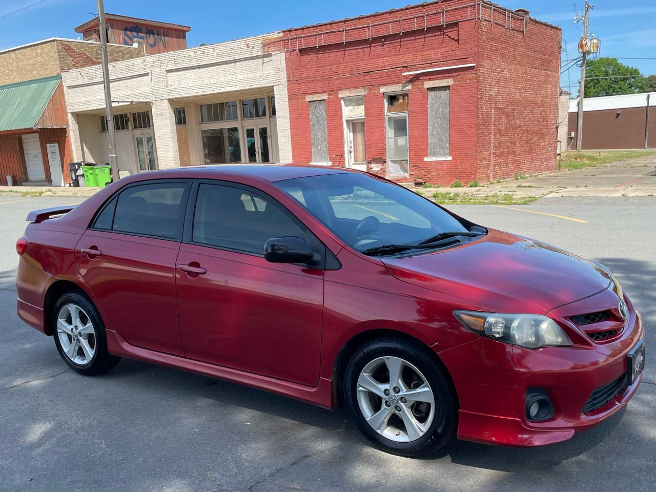 Toyota Corolla S 5-Speed MT 2013