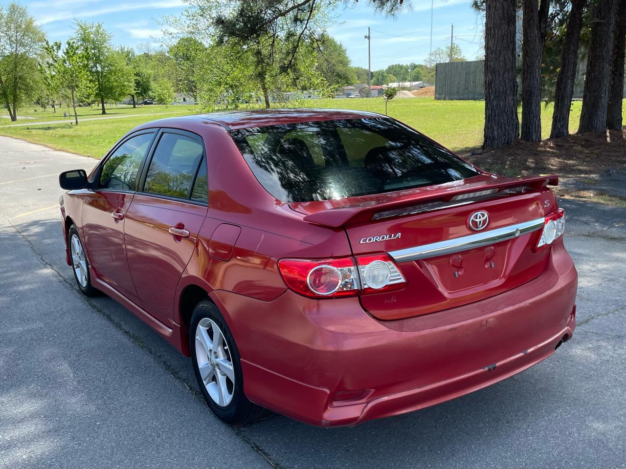 Toyota Corolla S 5-Speed MT 2013