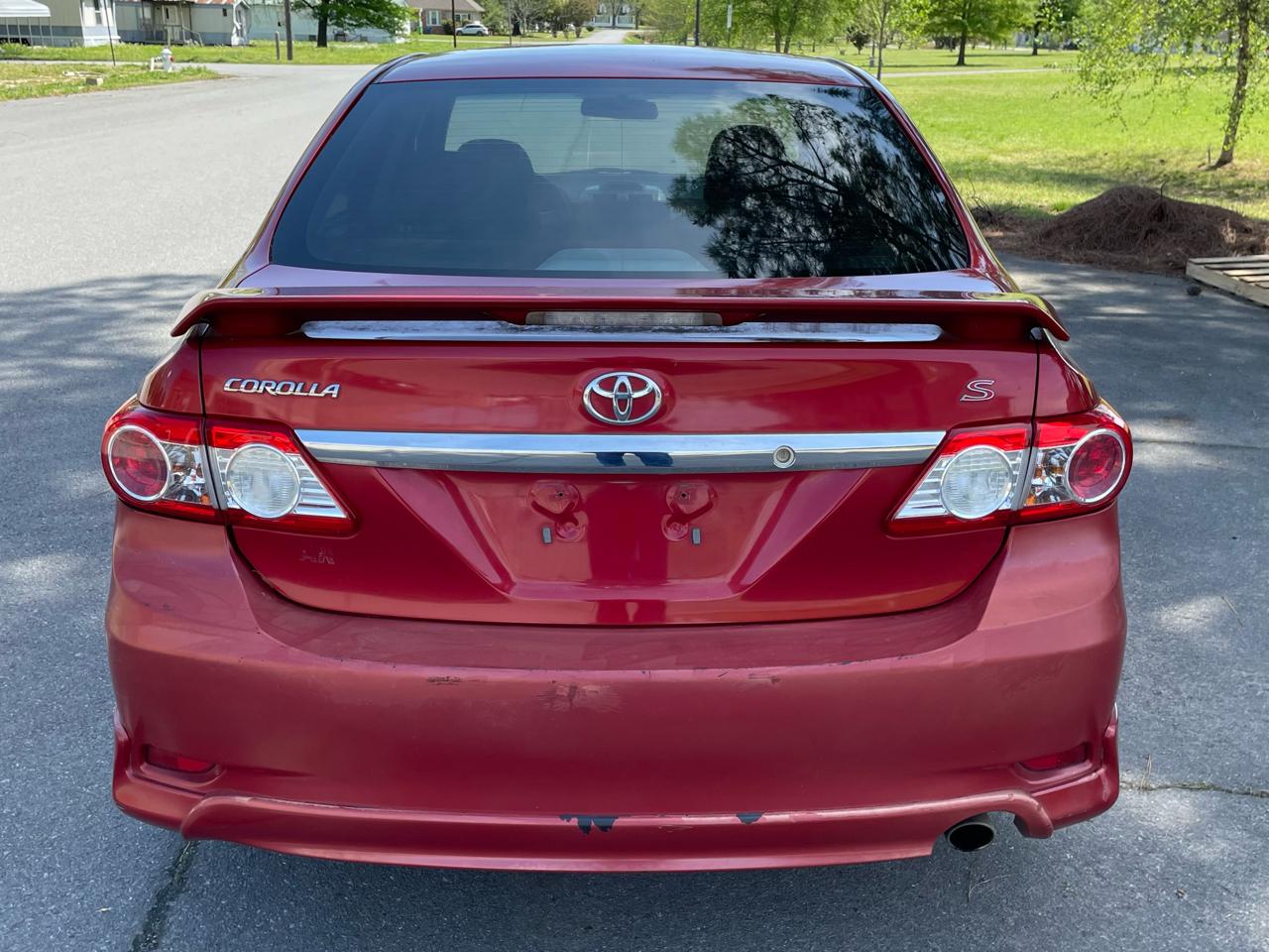 Toyota Corolla S 5-Speed MT 2013