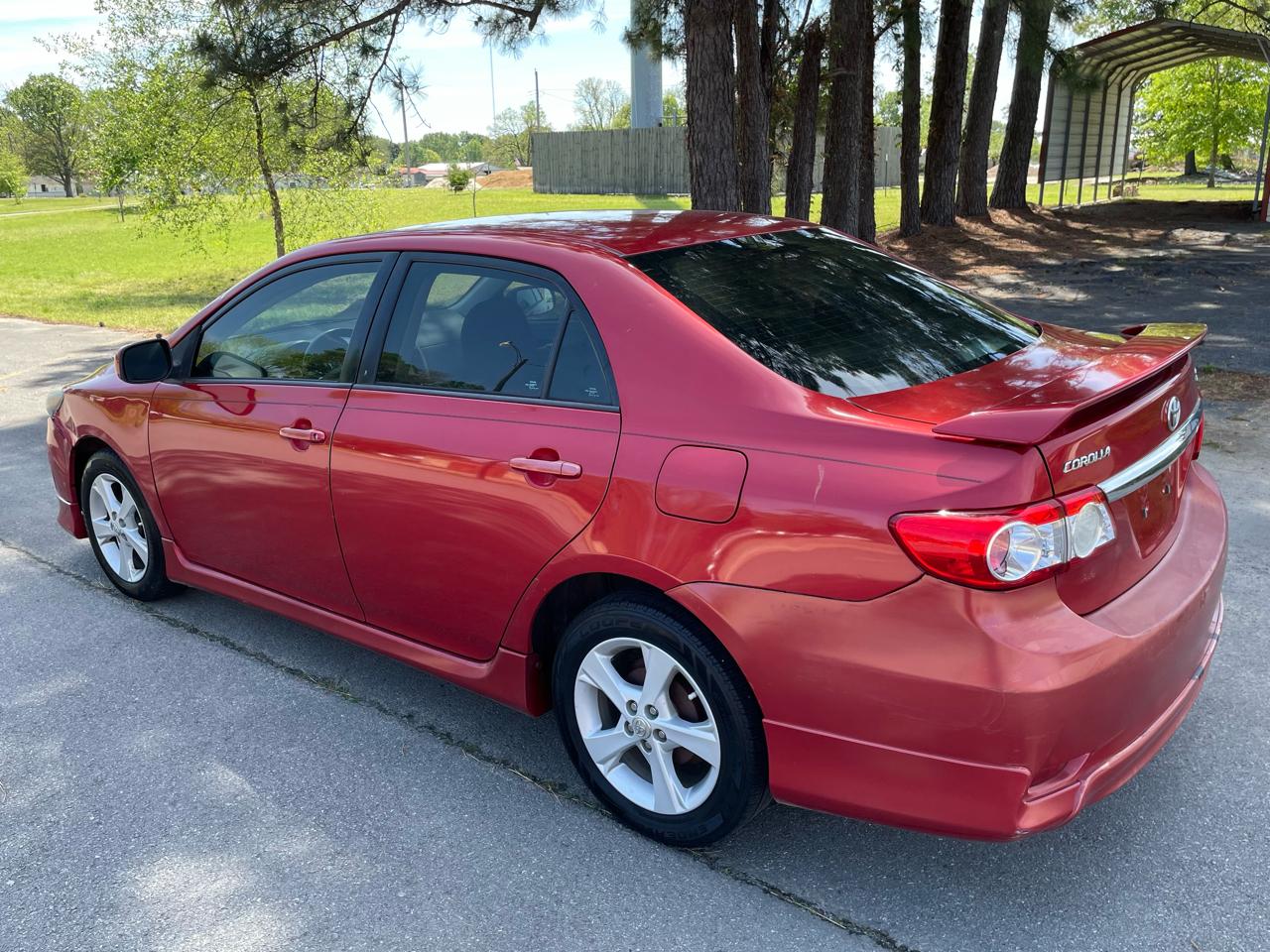 Toyota Corolla S 5-Speed MT 2013