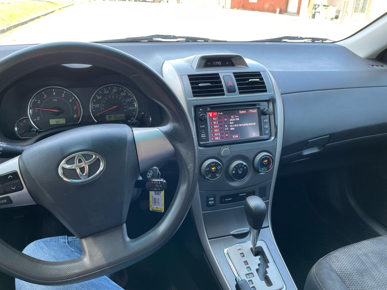 Toyota Corolla S 5-Speed MT 2013
