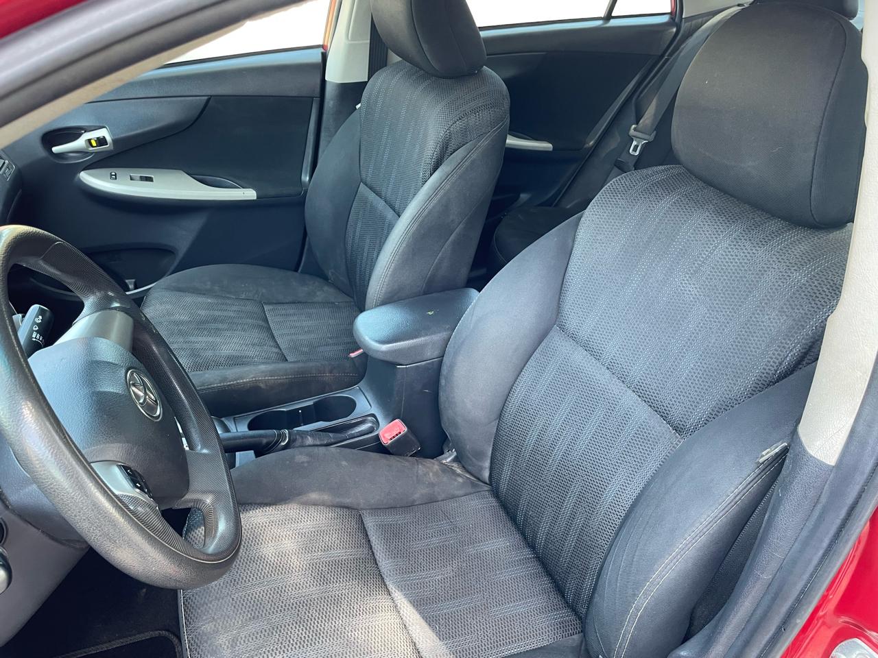 Toyota Corolla S 5-Speed MT 2013