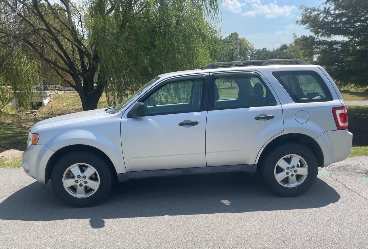 Ford Escape XLS FWD 2012