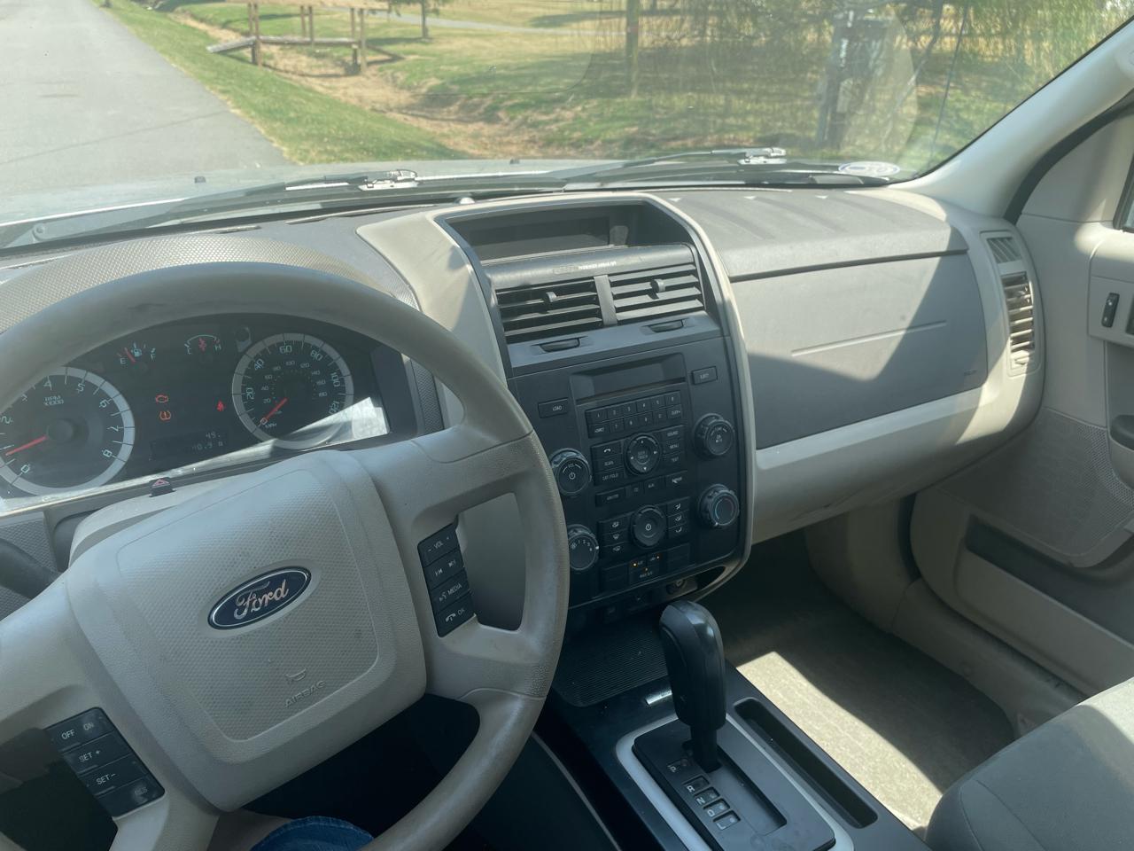 Ford Escape XLS FWD 2012