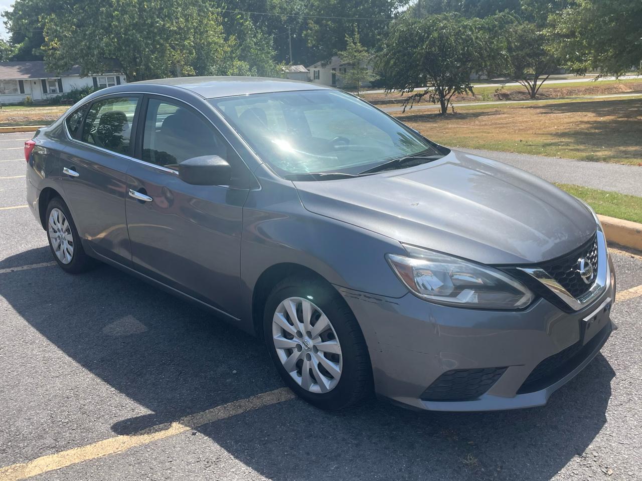 Nissan Sentra S 6MT 2017