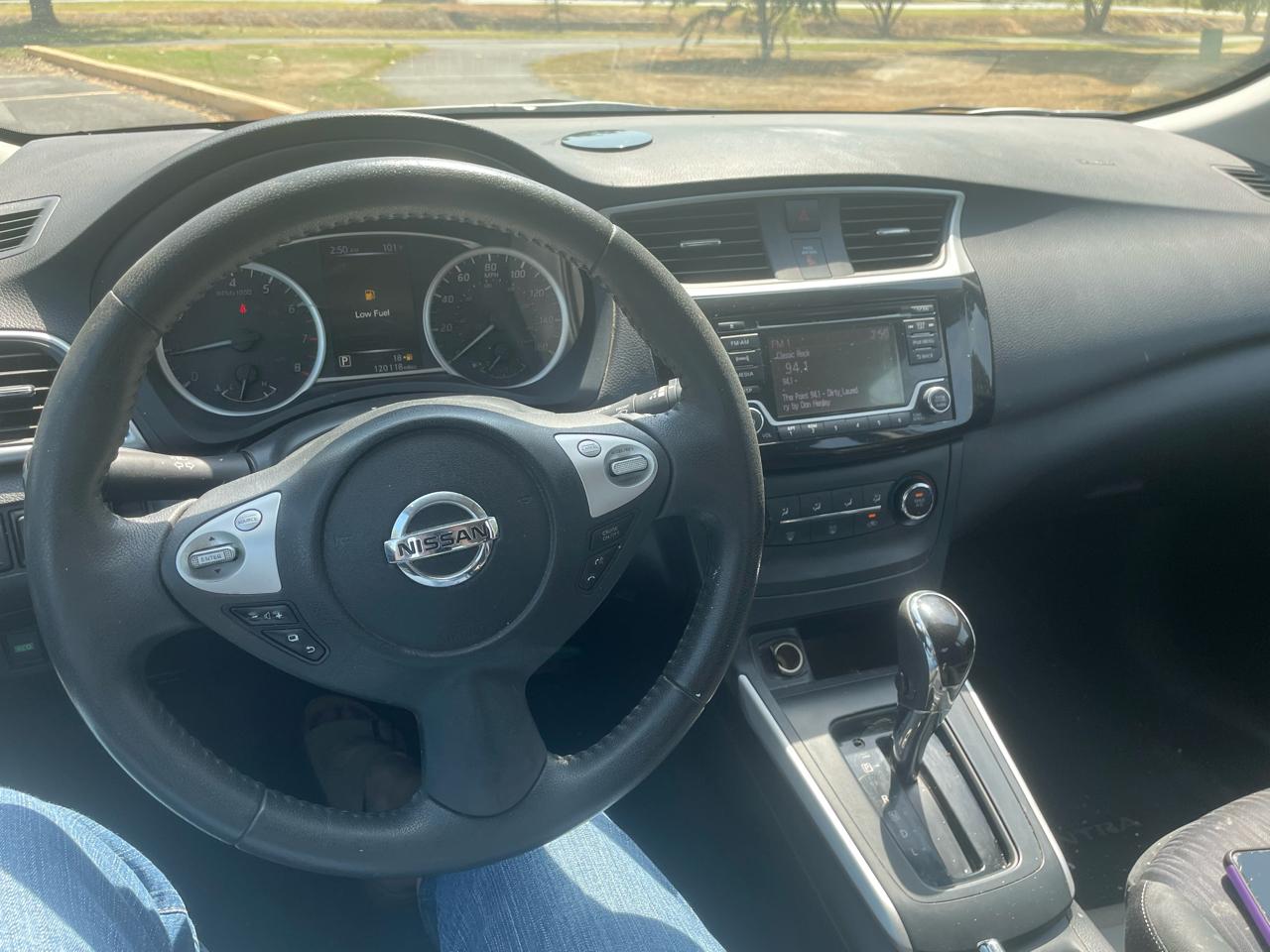 Nissan Sentra S 6MT 2017