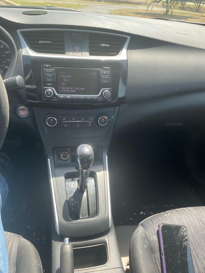 Nissan Sentra S 6MT 2017