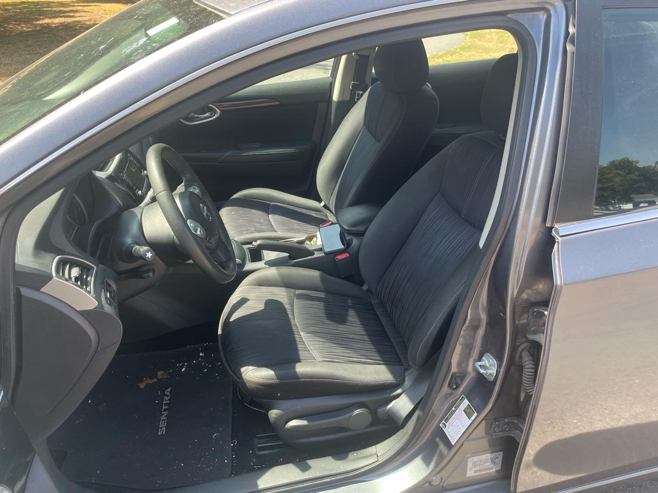 Nissan Sentra S 6MT 2017