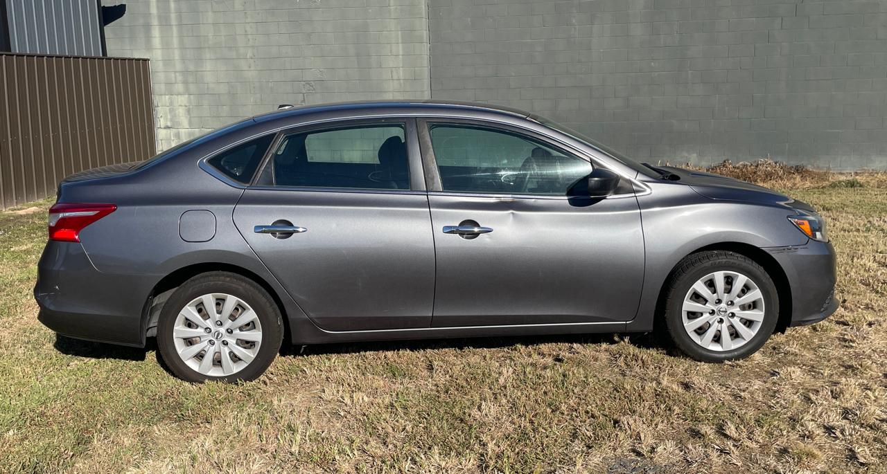 Nissan Sentra S 6MT 2017