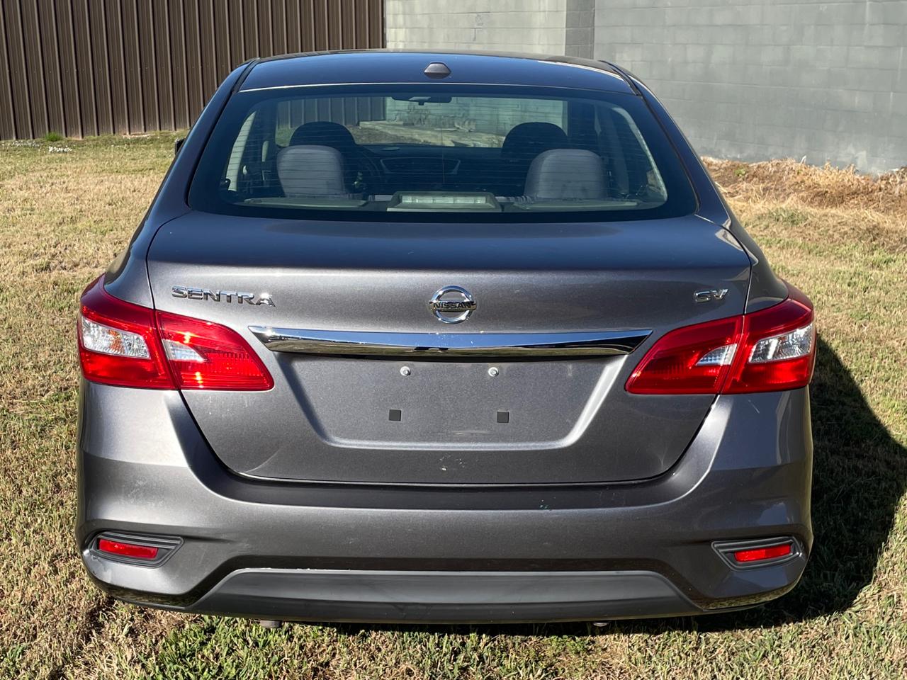 Nissan Sentra S 6MT 2017
