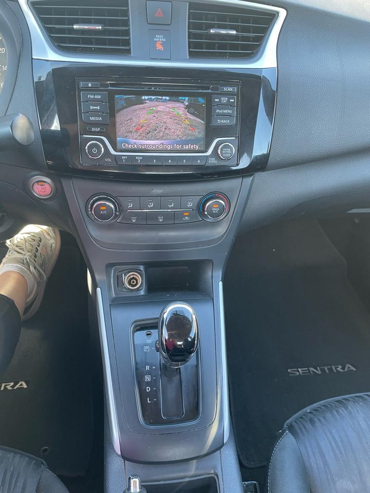 Nissan Sentra S 6MT 2017