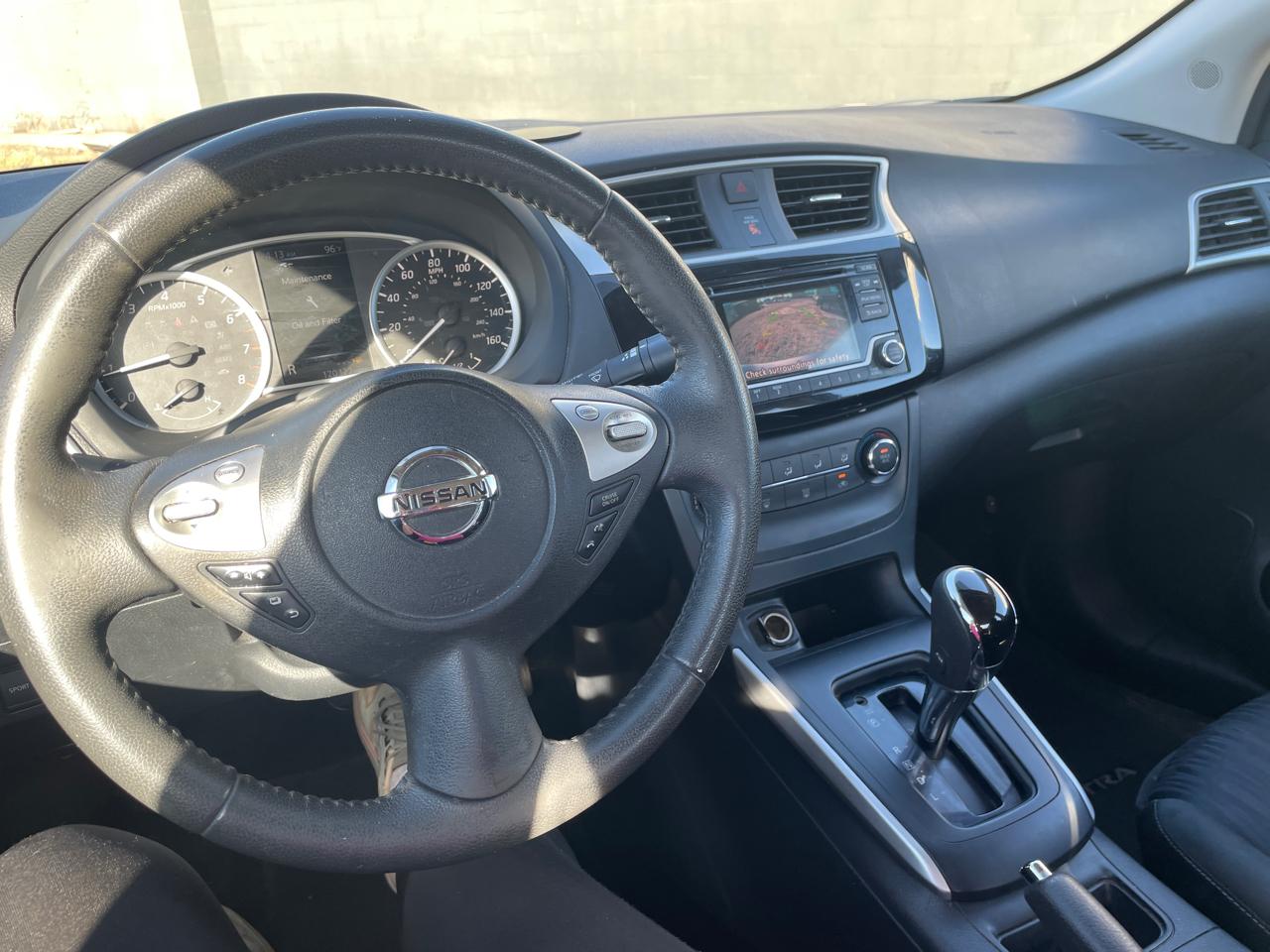 Nissan Sentra S 6MT 2017