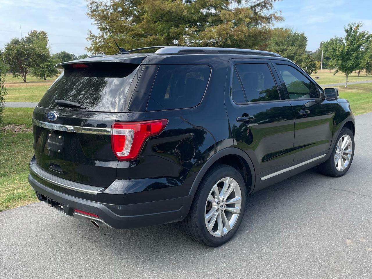 Ford Explorer 2WD 4dr V6 XLT 2018