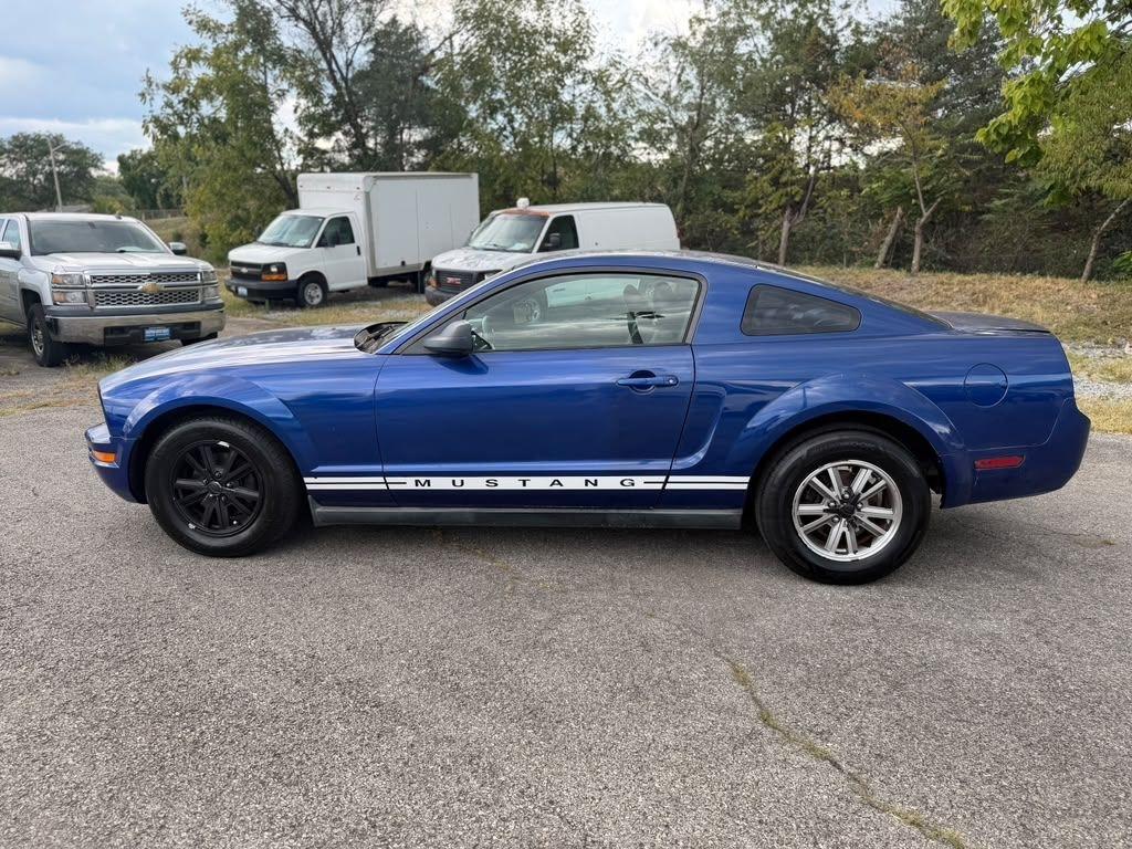 Ford Mustang  2005