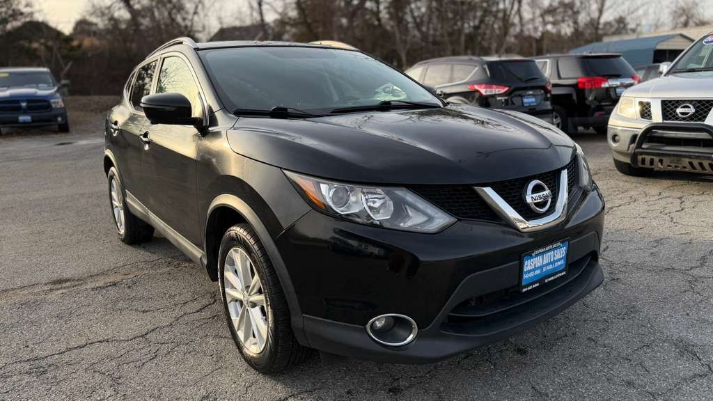 2017 Nissan Rogue Sport SV's photo