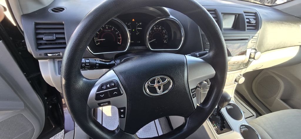 Toyota Highlander  2012