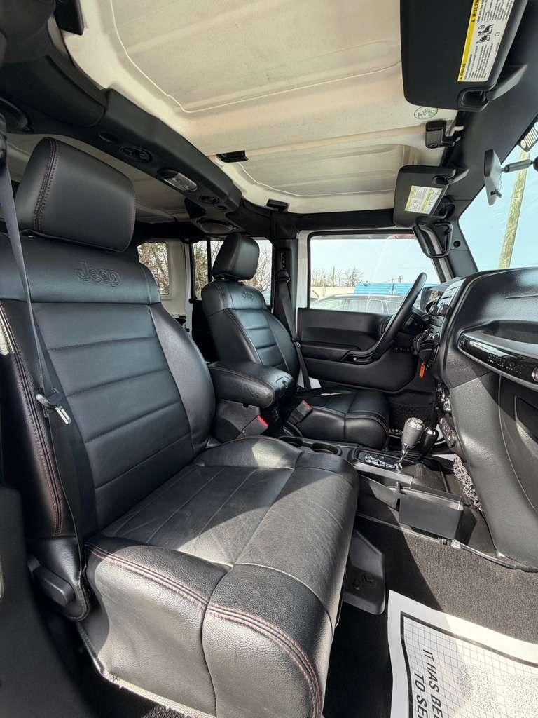 Jeep Wrangler Unlimited  2012