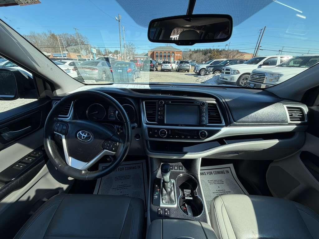 Toyota Highlander  2015