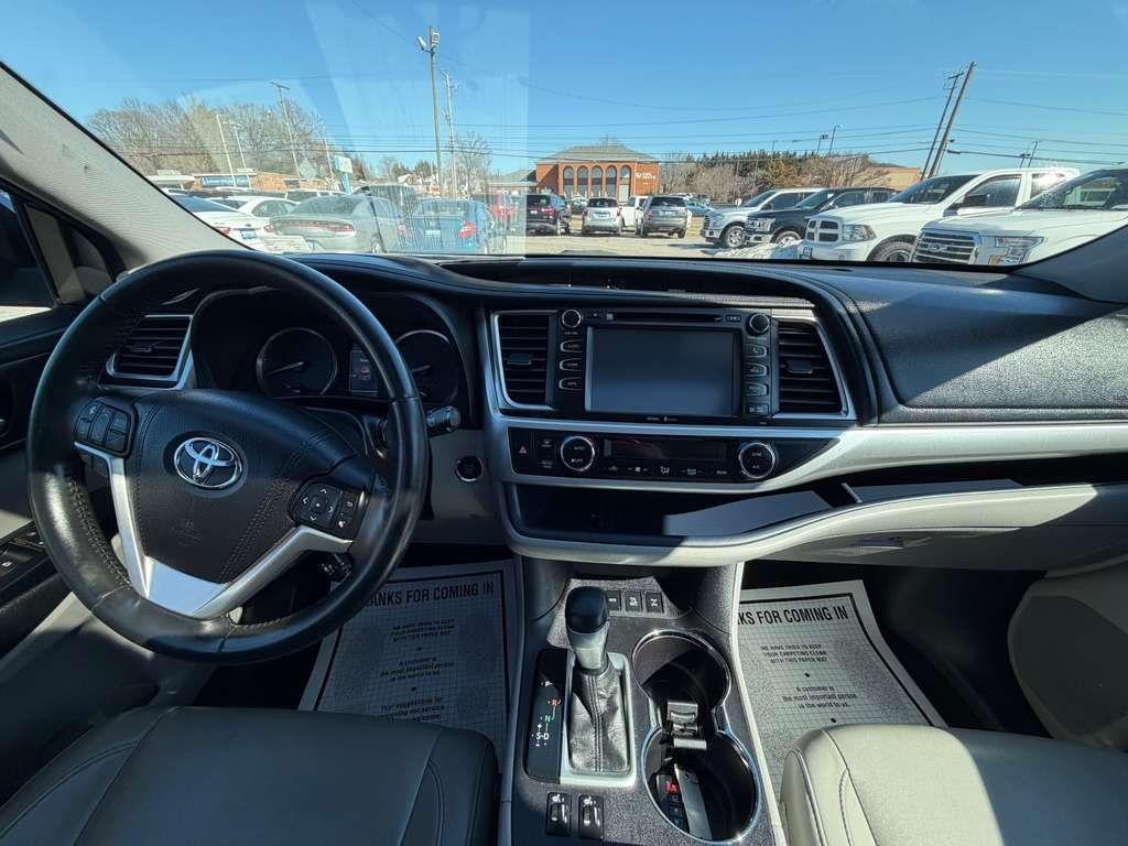 Toyota Highlander  2015