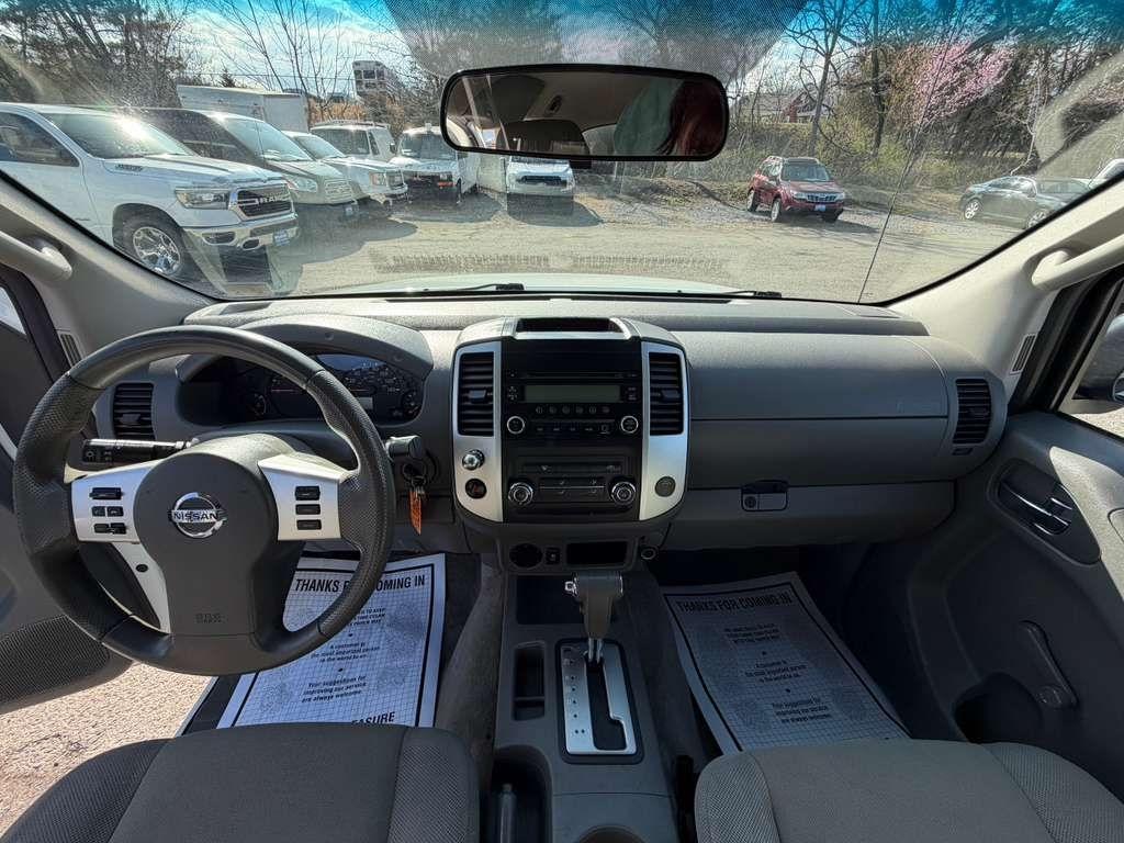 Nissan Frontier  2015