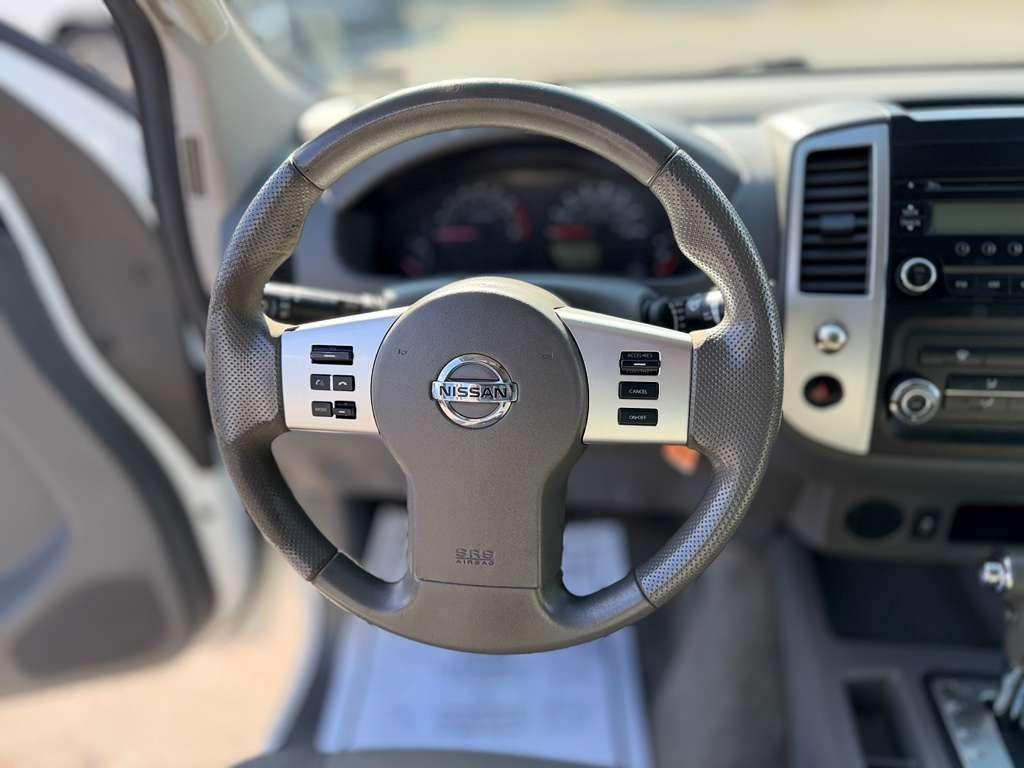 Nissan Frontier  2015