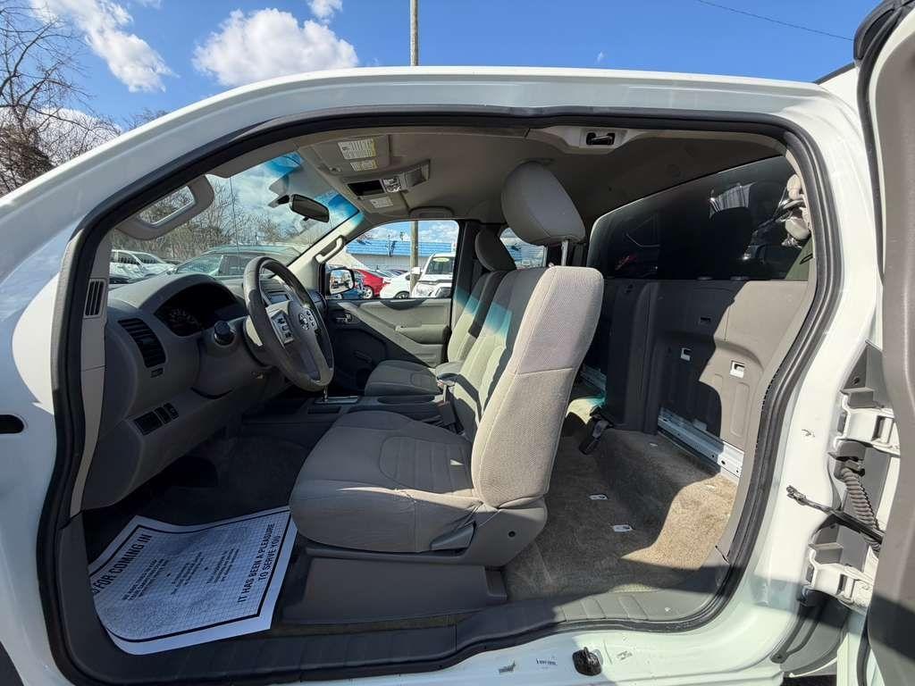 Nissan Frontier  2015