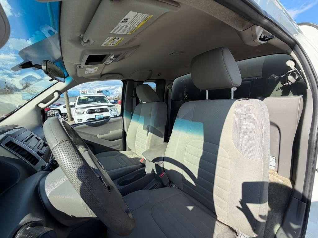 Nissan Frontier  2015