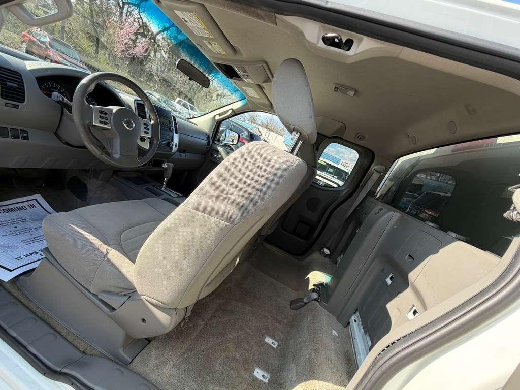 Nissan Frontier  2015