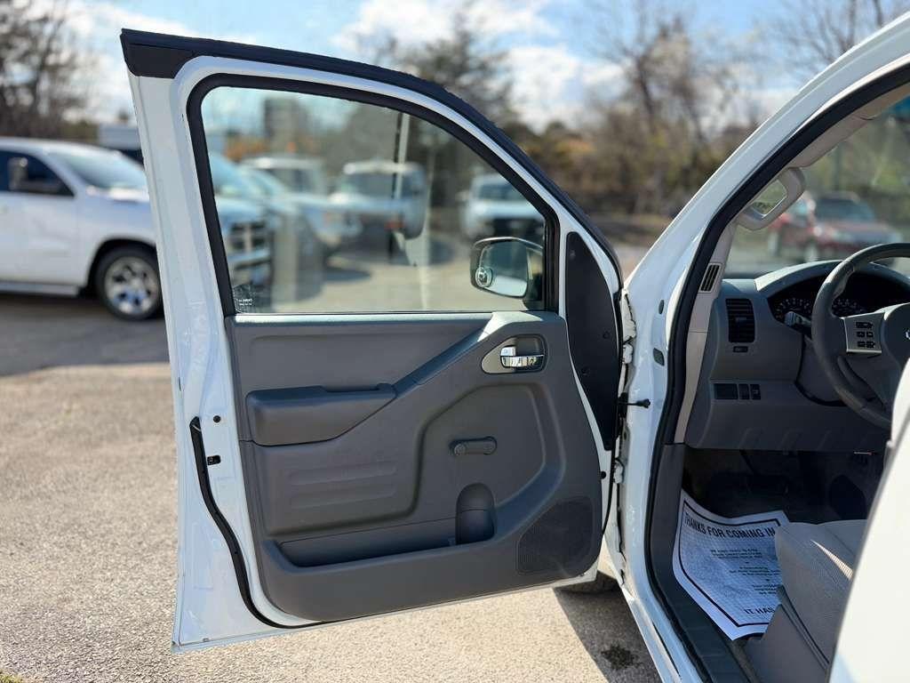 Nissan Frontier  2015