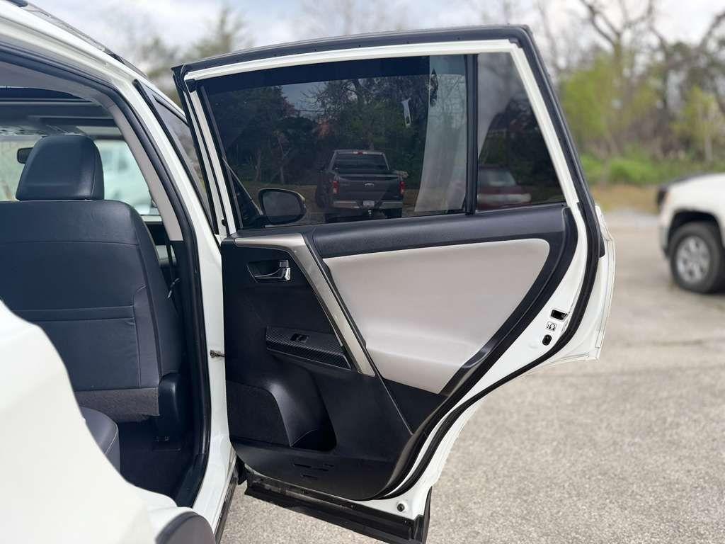 Toyota RAV4  2014