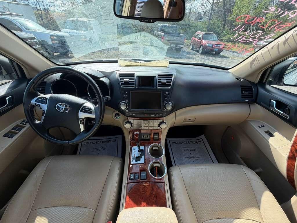 Toyota Highlander  2012