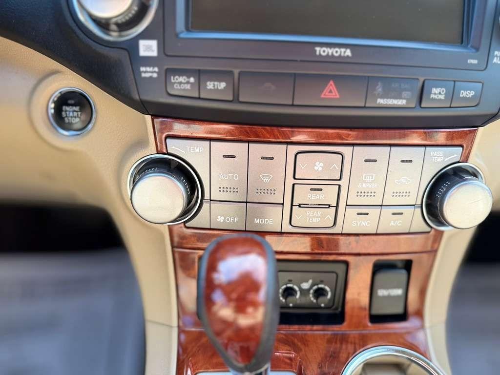 Toyota Highlander  2012