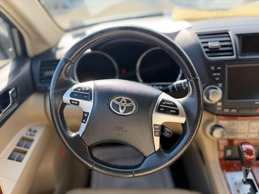Toyota Highlander  2012