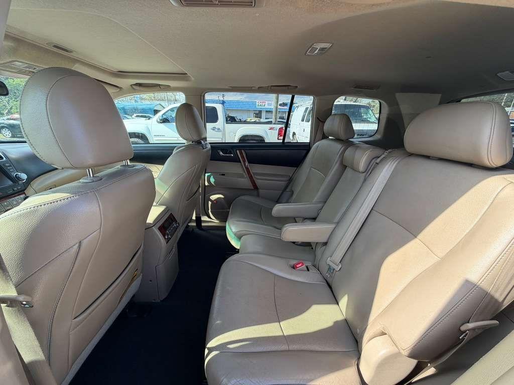 Toyota Highlander  2012