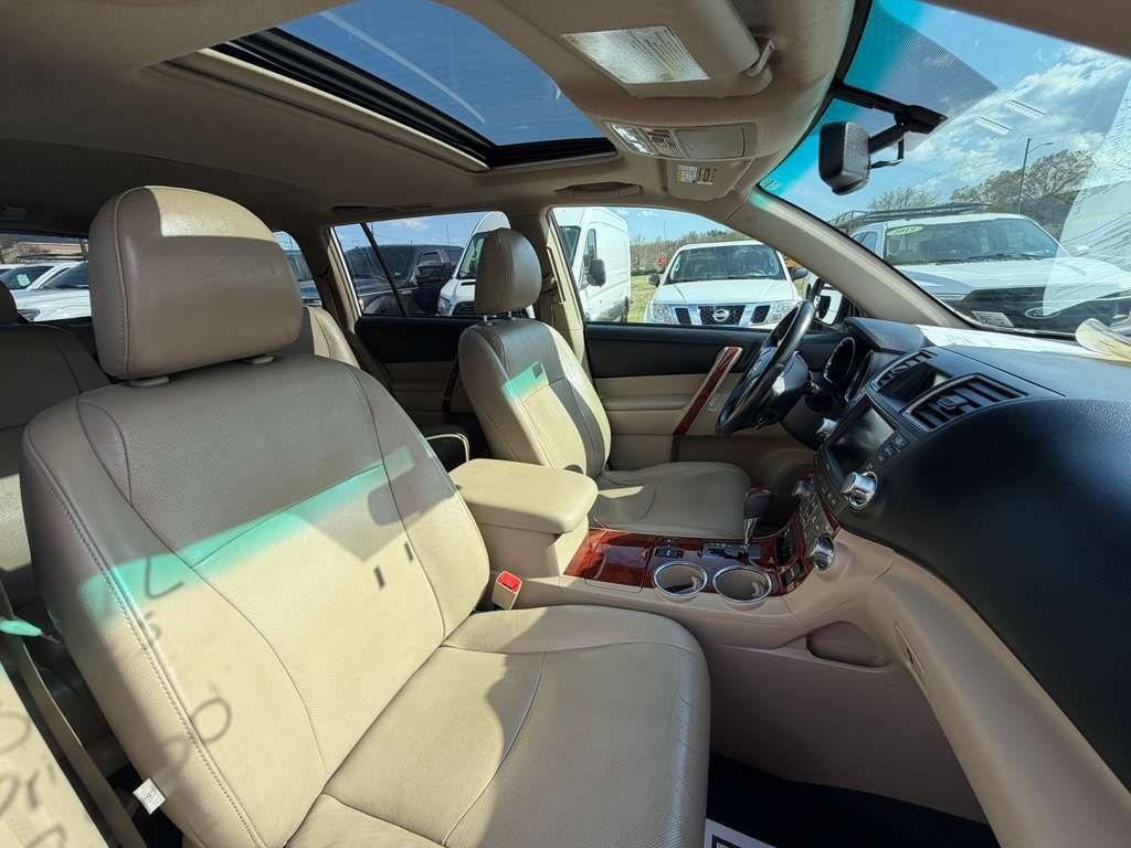 Toyota Highlander  2012