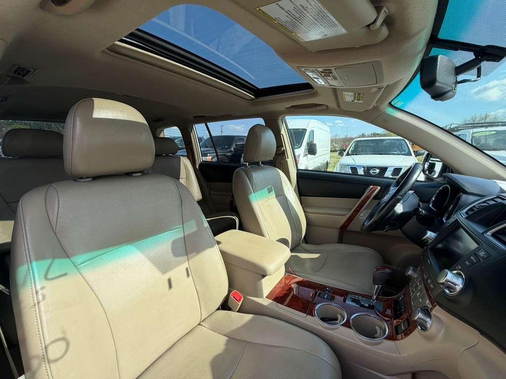 Toyota Highlander  2012