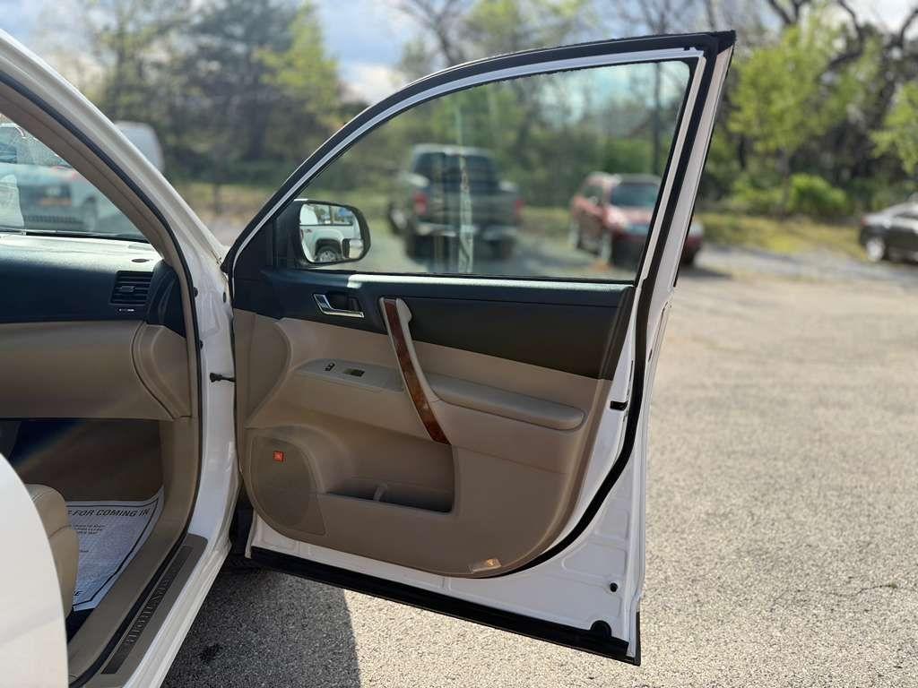 Toyota Highlander  2012