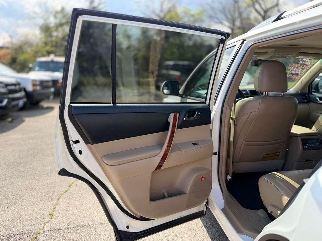 Toyota Highlander  2012