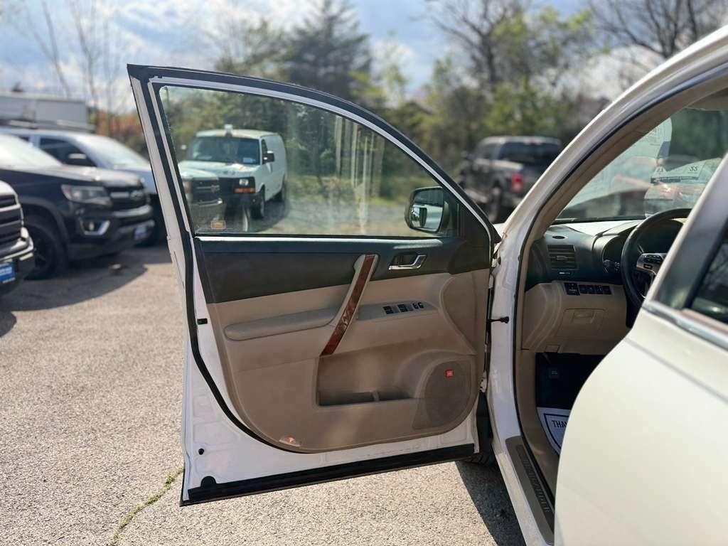 Toyota Highlander  2012