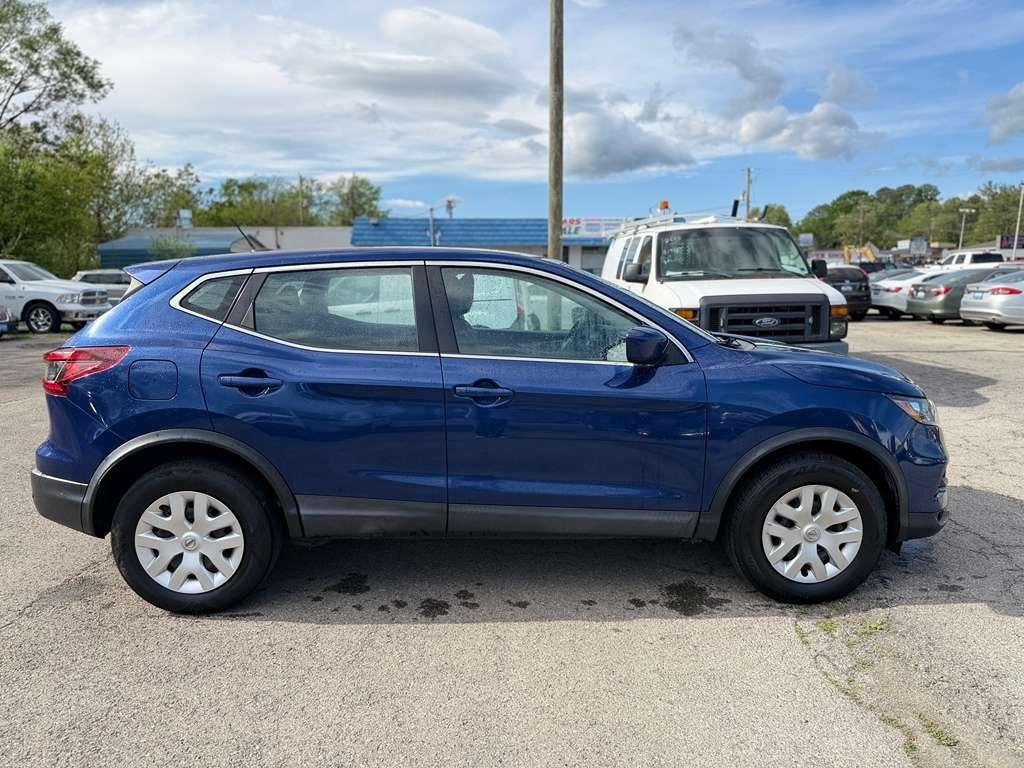 Nissan Rogue Sport  2020